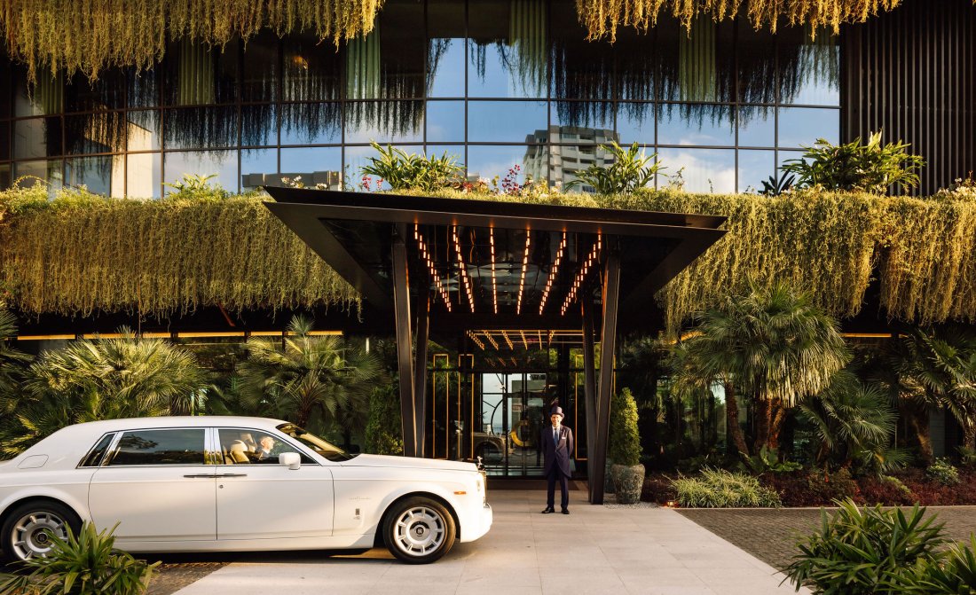 1 Hotel Entrance 1